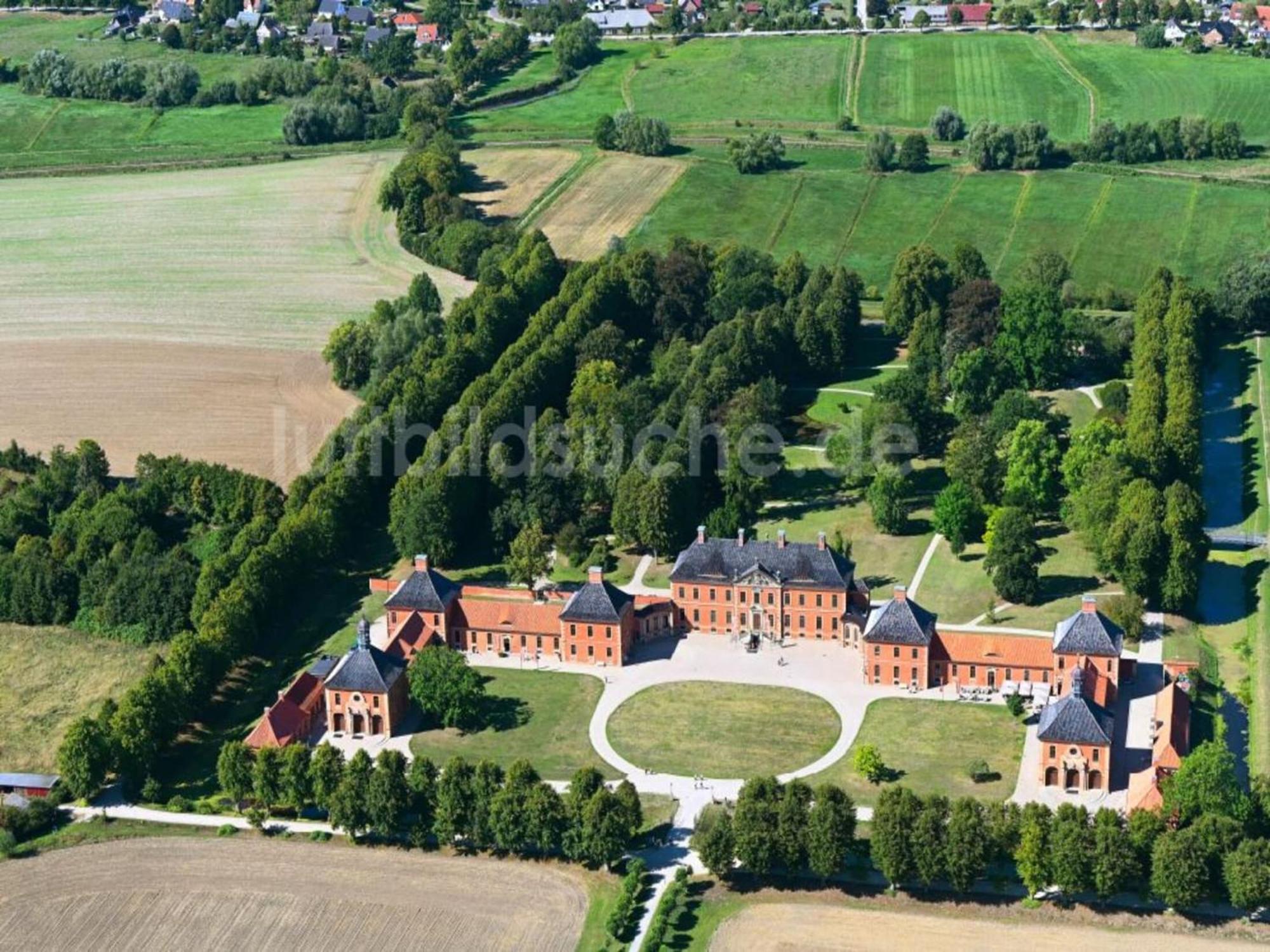 Farm Holiday Home In Damshagen With Garden Klutz Exterior photo